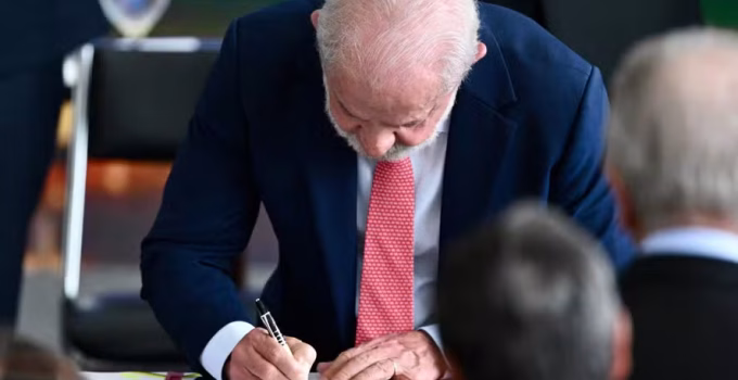 Lula veta desconto em multas e juros para bons pagadores em projeto contra devedores