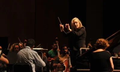 Maestra da Sinfônica de Minas é demitida após criticar salários de músicos em audiência na ALMG