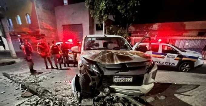 Roubo de caminhonete em Ipatinga termina com perseguição e acidente em Coronel Fabriciano