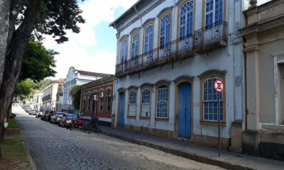 Incêndio em restaurante histórico de São João del-Rei mobiliza Bombeiros após possível raio