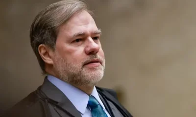 Senadores bolsonaristas pedem impeachment de Dias Toffoli no STF por atuação em caso Banco Master