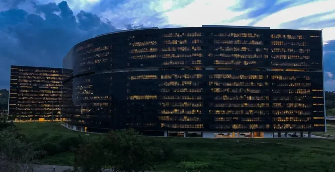 Zema Sanciona Orçamento de MG para 2026 com Déficit Reduzido a R$ 5,2 Bilhões