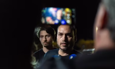 Carlos Bolsonaro critica Alexandre de Moraes e alega "maldade" em transferência do pai para presídio