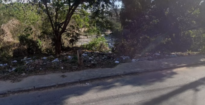 Corpo em decomposição de mulher é encontrado em banco de areia no Rio Arrudas, em Sabará, na Grande BH