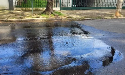 Vazamentos de água causam transtornos e desperdício em ruas de bairros nobres da Região Centro-Sul de BH