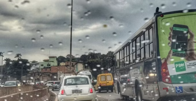 Anel Rodoviário de BH: Chuva e problemas na pista causam lentidão generalizada nesta segunda-feira