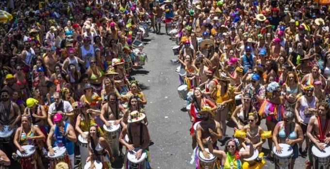 Carnaval de BH 2025: Guia Completo das Melhores Regiões para se Hospedar e Curtir a Folia