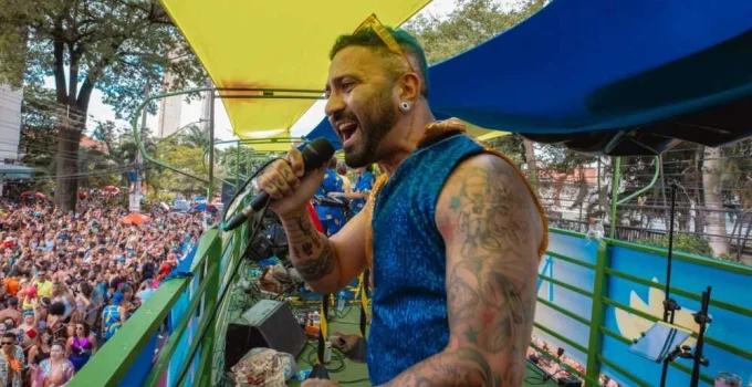 Carnaval de BH 2026: Bloco Asa de Banana une rock oitentista e axé em desfile temático na Augusto de Lima