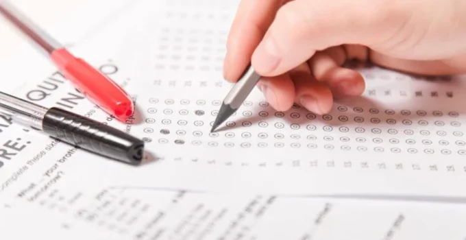 Concurso UFV MG: Oportunidade para Nível Médio com Salário Inicial de R$ 3.029,90 é Publicada