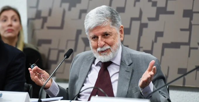 Celso Amorim classifica captura de Maduro como 'sequestro forçado' e critica intervenção estrangeira