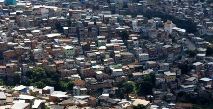 Homem de 24 anos é executado a tiros em boca de fumo na Favela do Pau Comeu, em Belo Horizonte