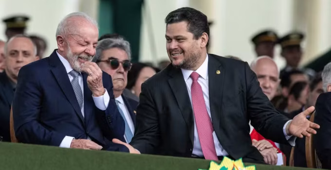 Lula busca novo alinhamento com Alcolumbre para indicação de Messias ao STF