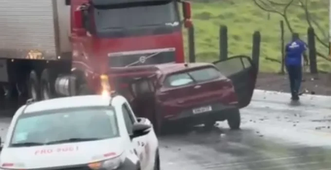 Motorista de 31 anos morre em grave colisão frontal na BR-381, entre Nova Era e Antônio Dias