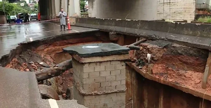 Cratera Gigante em Avenida de BH Viraliza em Redes Sociais; Imagem é Antiga e Gera Confusão