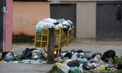 Lixo acumulado em BH: Bairros da Região Noroeste seguem sem coleta após fim da greve dos garis