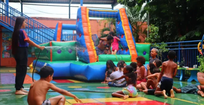 Carnaval de BH 2026: Filhos de catadoras e ambulantes terão espaço seguro em escola durante a folia