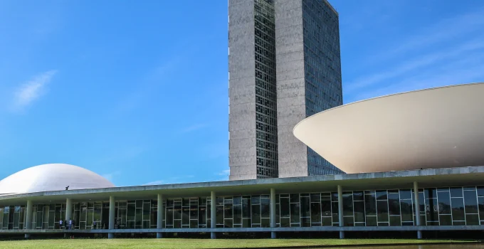 Centrão articula para esvaziar CPI do Banco Master e evitar exposição de redes de poder