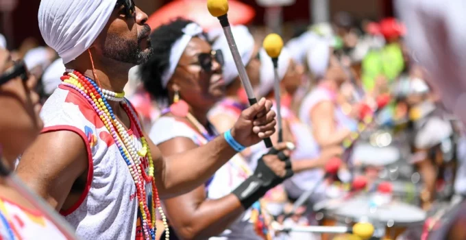Baianas Ozadas: O Bloco Gigante que Se Tornou o Maior da História do Carnaval de BH