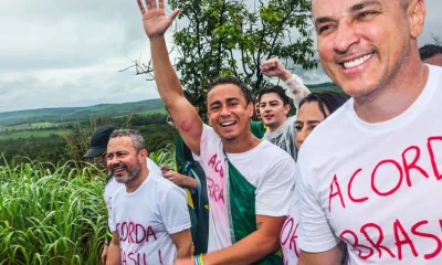Caminhada de Nikolas Ferreira: Selfies, Políticos e Falta de Estrutura marcam protesto pela "liberdade"