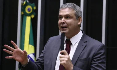 Lindbergh Farias: "Não adianta tentar mudar o foco, a verdade sobre o Banco Master vai aparecer"