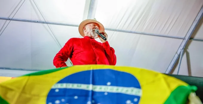 Lula critica prisão de Maduro e defende soberania latino-americana em evento do MST
