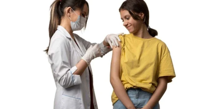 Belo Horizonte amplia vacinação contra meningite para jovens de até 19 anos em campanha temporária