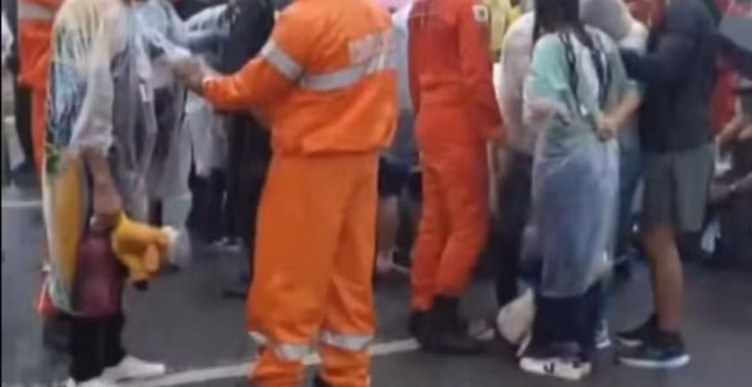 Raio atinge ato pró-Bolsonaro em Brasília e deixa 47 feridos, 11 em estado grave