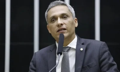 Deputado Gayer é denunciado no STF por médica que ironizou morte de ativista conservador americano