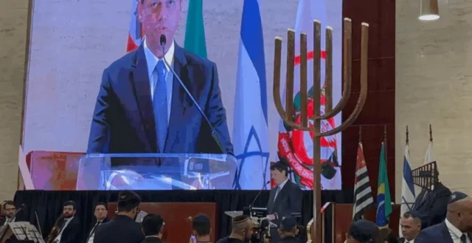 Tarcísio pede para o Brasil não se 'perder no ódio' e defende combate ao antissemitismo