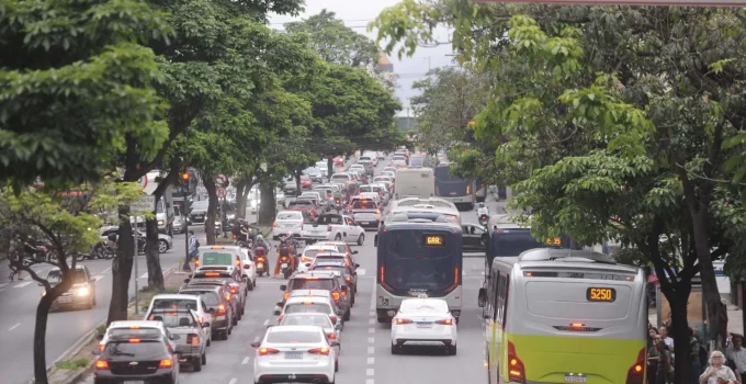 BRT da Avenida Amazonas: Prefeitura Revoga Licitação de Integração e Muda Estratégia para Corredor Exclusivo