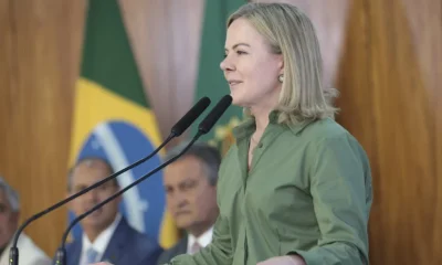 Gleisi Hoffmann minimiza reuniões de Lula com banqueiro do Master e atuação de Lewandowski