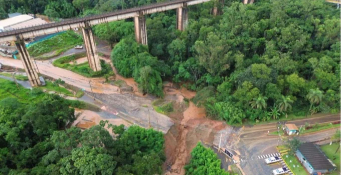 Vazamento em Minas: Vale é multada em R$ 1,7 milhão após rompimento de contenção em Ouro Preto e Congonhas