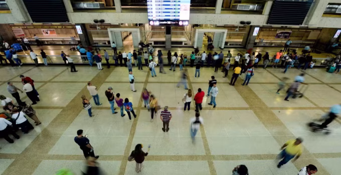 EUA Revogam Proibição de Voos para Venezuela Após Diálogo com Governo Interino