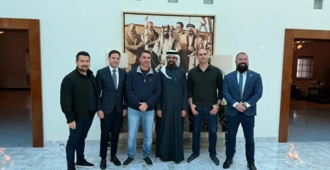 Flávio Bolsonaro critica política externa de Lula em visita ao Bahrein e promete reformulação