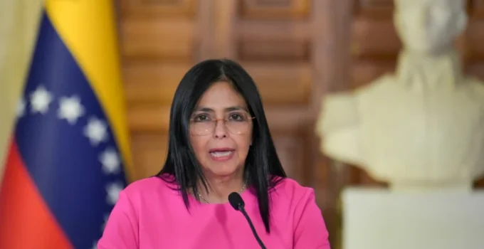 Venezuela: Delcy Rodríguez anuncia anistia geral e fechamento de prisão de inteligência