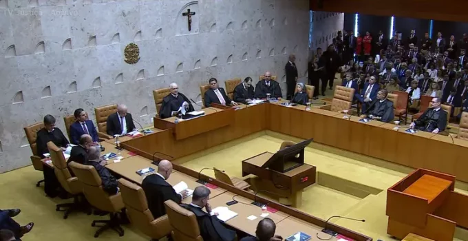 Fachin pede 'ponderações e autocorreção' no STF em abertura do ano judiciário