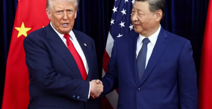 Relatório da Human Rights Watch: 72% da População Mundial Vive Sob Regimes Autoritários, Apontando Trump, China e Rússia como Impulsionadores