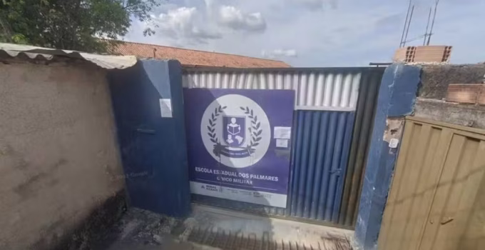 Justiça de MG suspende novamente programa de escolas cívico-militares no estado