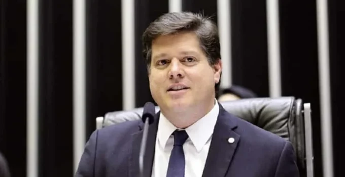 MDB de SP e outros estados resistem a alianças com PT; siglas rivais buscam fortalecer bases