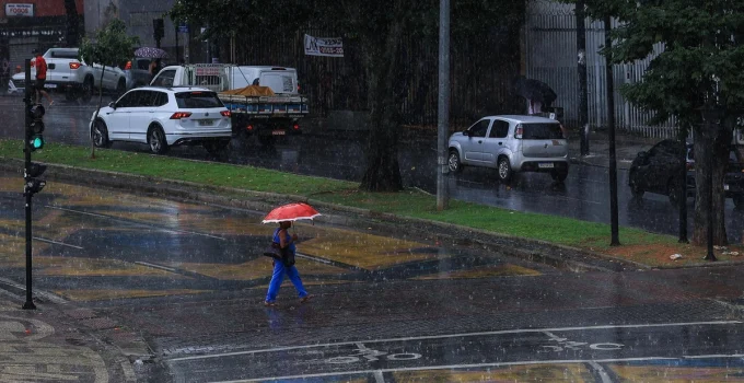 Chuvas em BH: Centro-Sul e Leste já registram volume de fevereiro acima do esperado em apenas 8 dias