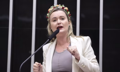 Júlia Zanatta aciona Conselho de Ética contra Lewandowski por suspeita de conflito de interesses com Banco Master