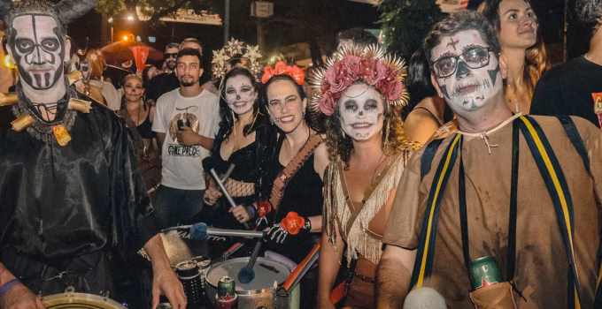 Bloco Fúnebre promete madrugada eletrizante em BH na Sexta-feira 13 com cortejo musical inusitado e patrocínio da CEMIG