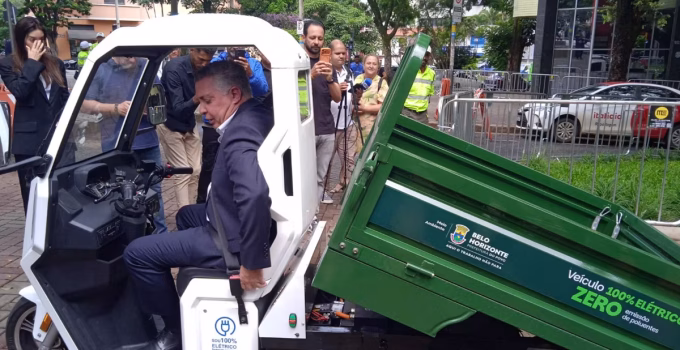 BH: Triciclos Elétricos Substituem Carroças com Custo de R$ 6 por 100 km e Nova Lei para Carroceiros