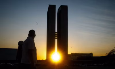 Embaixada dos EUA atuou para frear urgência em projeto de streaming no Brasil