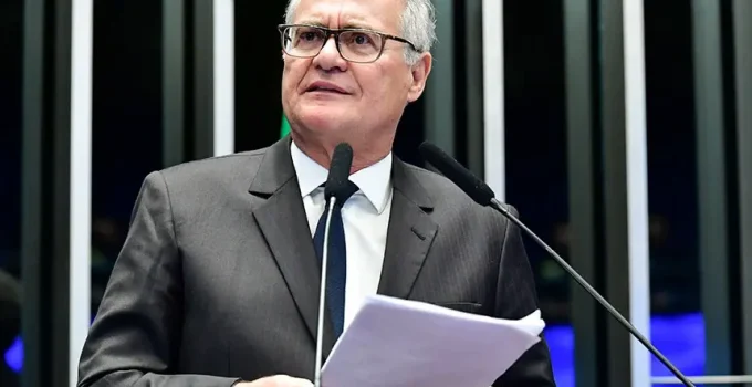 Renan Calheiros acusa Centrão de pressionar TCU para reverter liquidação do Banco Master