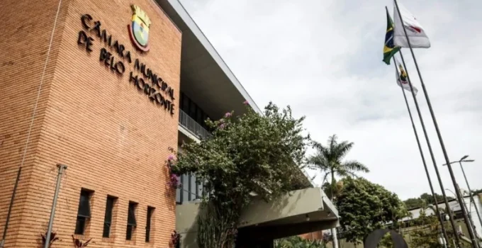 Câmara de BH: Nova Onda de Projetos Legislativos Intensifica a "Guerra Cultural" na Capital Mineira