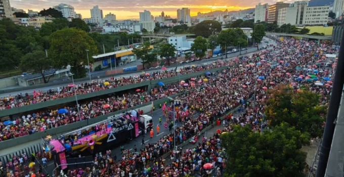 Antes do Sol Nascer, "Então, Brilha!" Abre o Carnaval de BH com Tema "Tecnologia do Delírio"