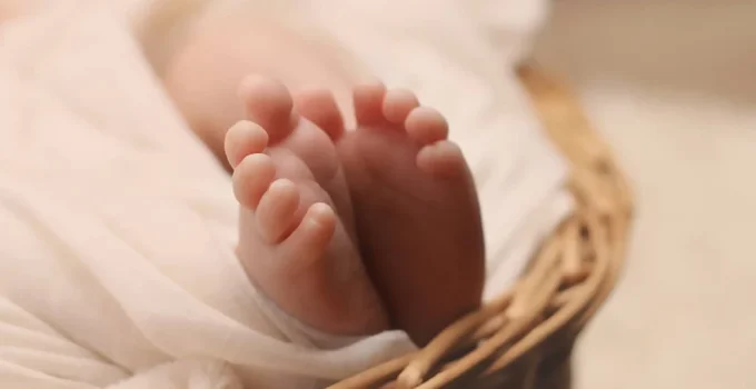 Família de BH vive angústia e busca desesperadamente vaga para cirurgia de recém-nascida com aneurisma congênito