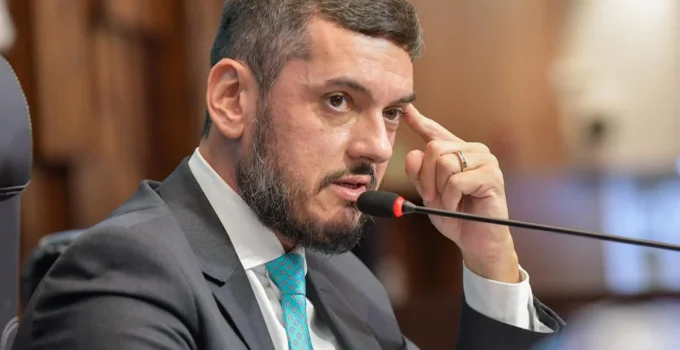 Retorno de Bacellar à Alerj Gera Expectativa e Incertezas em Meio a Investigações