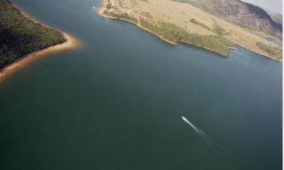 Homem é encontrado morto em carro que caiu em rio na MG-167, entre Três Corações e São Tomé das Letras